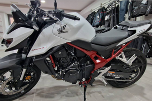 Honda Hornet 750 ABS PROMO
