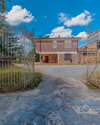 Casa campagna con giardino + Capannone + Oliveto