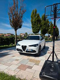 alfa romeo stelvio veloce q4