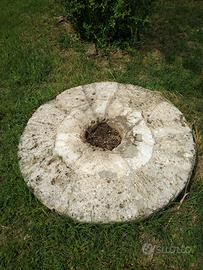 ruota in pietra per macina antica