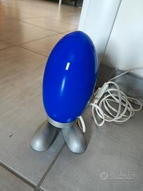 Lampada con piedi Ikea