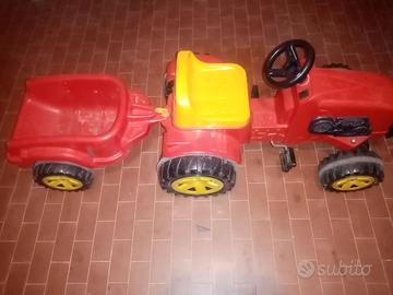 TRATTORE CON CARRO