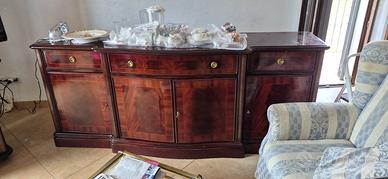 credenza di piume di mogano