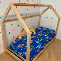 Letto Montessori con design a capanna