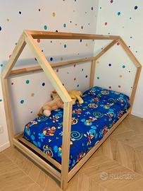 Letto Montessori con design a capanna