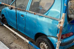 Auto per pezzi ricamnio
