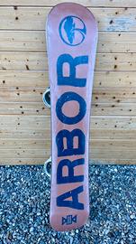 Snowboard con attacchi arbor 159 drake