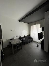 MONOLOCALE A ROMA