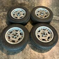 Cerchi con gomme per Ferrari Dino o 208