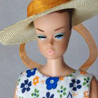 Vintage 1964 BARBIE FASHION QUEEN.