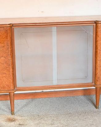 Buffet in legno con ante in vetro satinato