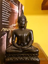 Statua Buddha in meditazione – decorazione zen e s