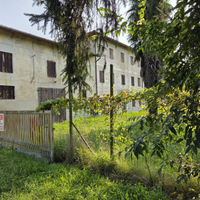 Rustico con terreno antistante