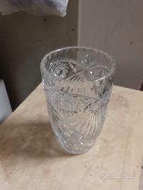 Vaso di vetro o cristallo 24 cm.