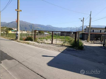 Piazzale Pompei terreno RECINTATO via tre ponti