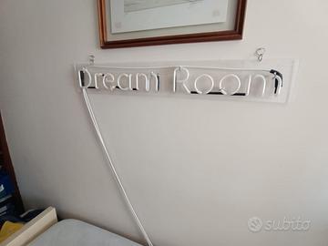 Luce scritta neon dream room