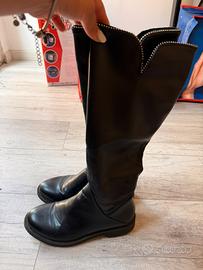 Stivali neri alti da donna – eleganti e comodi