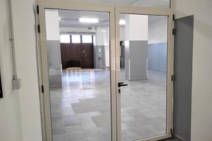 Locale piano terra 150 mq. centrale