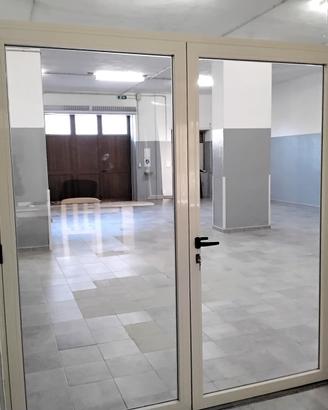 Locale piano terra 150 mq. centrale