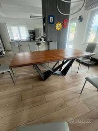 Tavolo cattelan italia