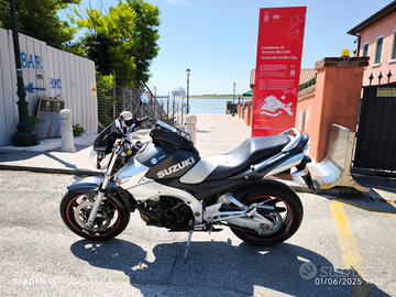 Suzuki gsr 600