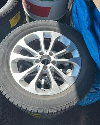 4 cerchi originali Mercedes 215 60 17 con gomme