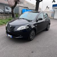 Lancia Ypsilon - 1.2 69 cv S MomoDesign