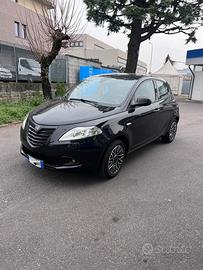 Lancia Ypsilon - 1.2 69 cv S MomoDesign