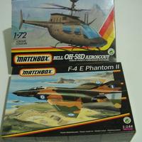 Set n°.8. Due modelli di aerei