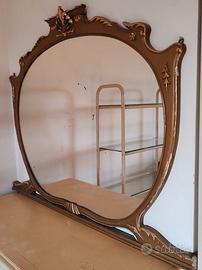 Grande specchiera classica a muro vintage