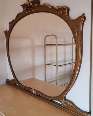 Grande specchiera classica a muro vintage