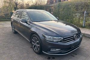 VW PASSAT VARIANT 2.0 TDI EXECUTIVE 150CV DSG