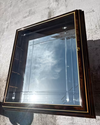 Vetrina da parete in legno con specchio