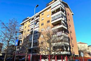 Elegante alloggio di 120 mq in stabile signorile.