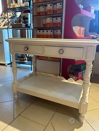 Mobiletto aperto in legno con due cassetti