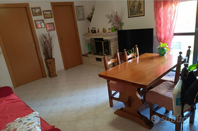 Ampio Trilocale con Camino, 2 Camere e 2bagni