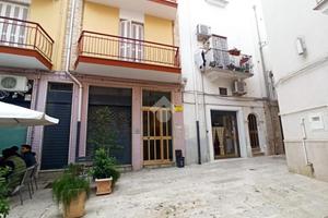 4 LOCALI A MOLA DI BARI