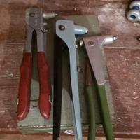 set di rivettatrici manuali
