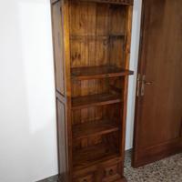 Libreria in legno antico