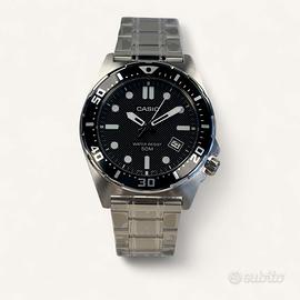 Orologio Casio quadrante nero con datario