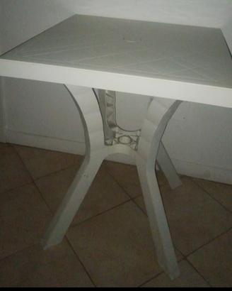 Tavolo quadrato bianco