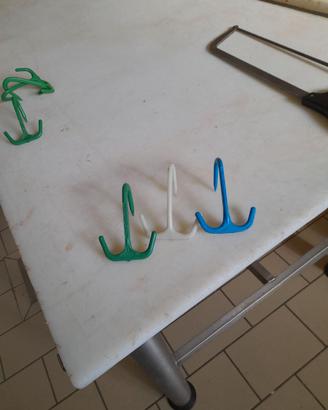 Ganci ad ancora in plastica