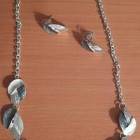 Collana e orecchini smaltati