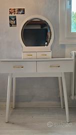 toeletta trucco moderna con specchio Led e cassett