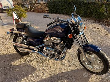 Honda VF 750 magna