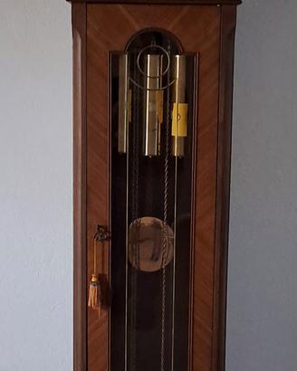 Orologio a pendolo a colonna