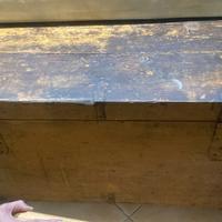 Antica Cassapanca in Legno Massiccio 