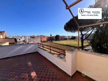 Attico / Mansarda di 130 m² con 4 locali a Nettuno