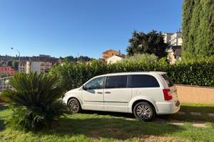 lancia voyager