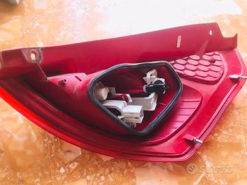 Lotto Fari Ford Fiesta 2009 Originali